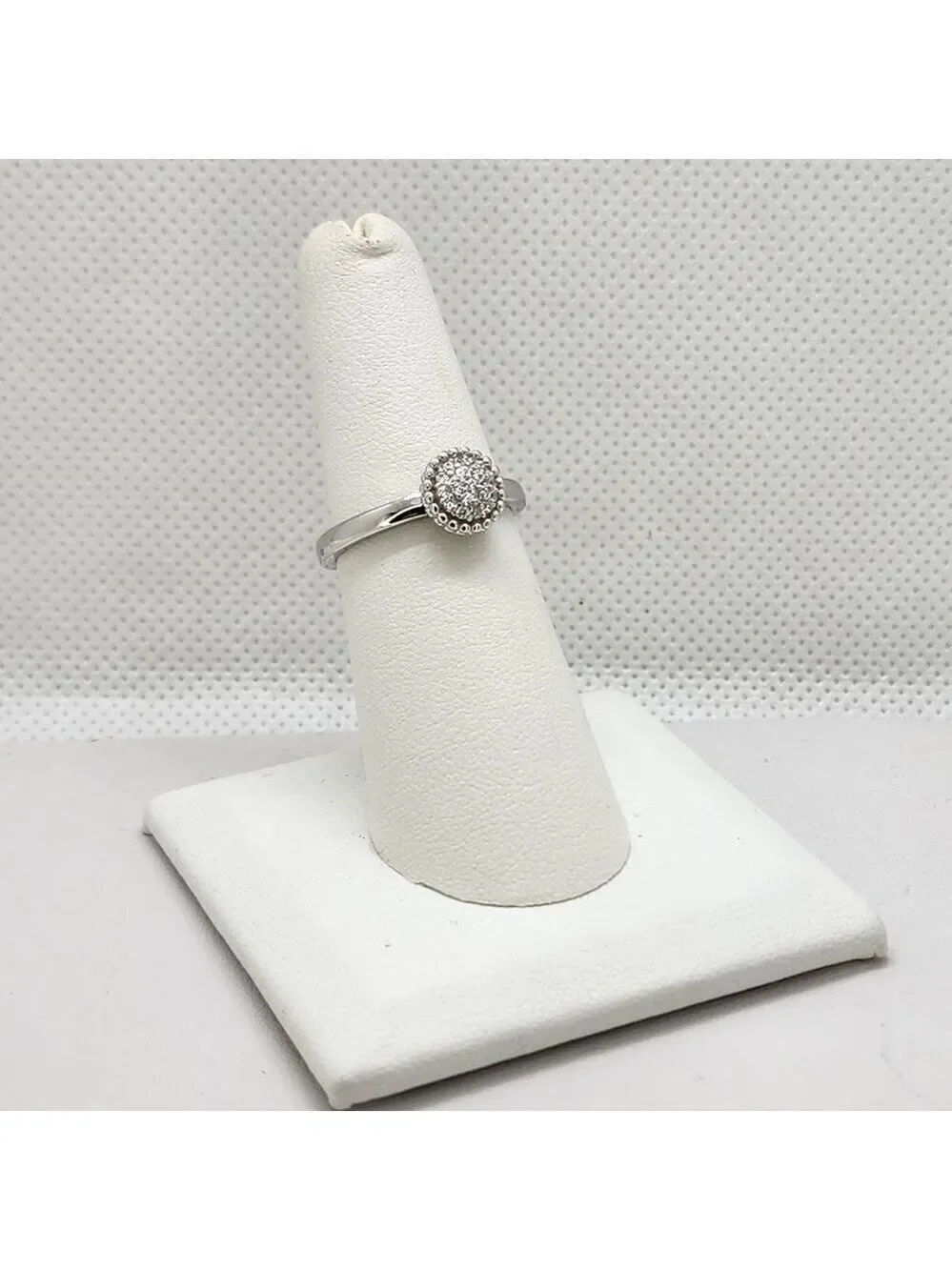 Brand New Sterling Silver 925 Round Cubic Zirconia Stones Ring